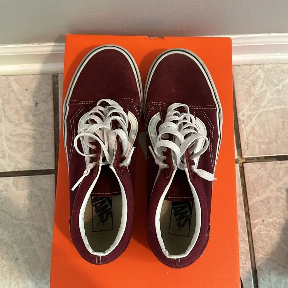 Men’s Vans - Picture 2 of 4